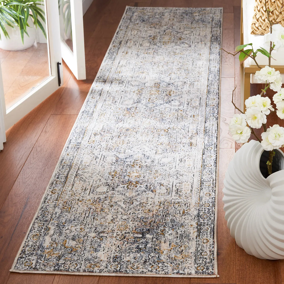 Safavieh Moondust 600 2'-0" x 9'-0" Rug in Ivory / Blue