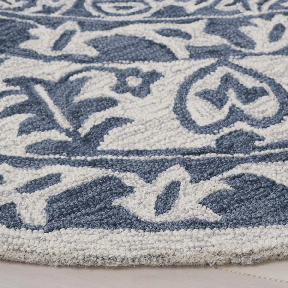Safavieh Dip Dye 7'-0" x 7'-0" Rug in Blue / Ivory