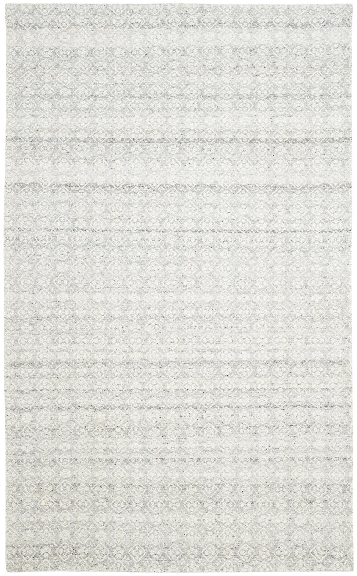 Safavieh Kilim 5'-0" x 8'-0" Rug in Ivory / Silver