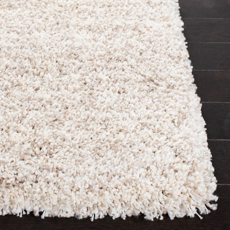 Safavieh Hudson Shag 4'-0" x 6'-0" Rug in Ivory / Beige
