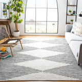 Safavieh Kilim 6'-0" x 9'-0" Rug in Navy / Ivory