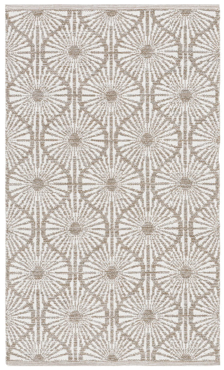 Safavieh Montauk 3'-0" x 5'-0" Rug in Beige / Ivory