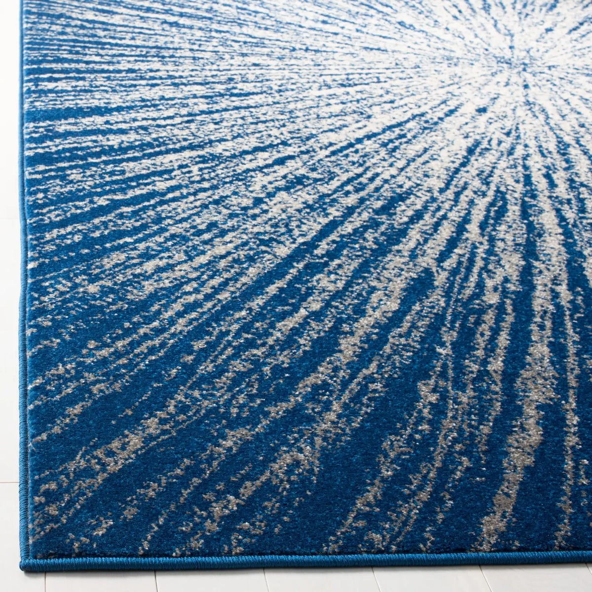 Safavieh Evoke 4'-0" x 6'-0" Rug in Navy / Ivory