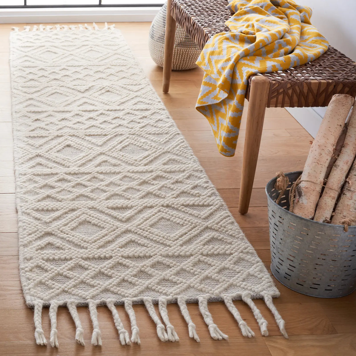 Safavieh Natura 2'-3" x 8'-0" Rug in Ivory / Blue