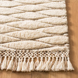 Safavieh Casablanca 5'-0" x 8'-0" Rug in Ivory / Brown