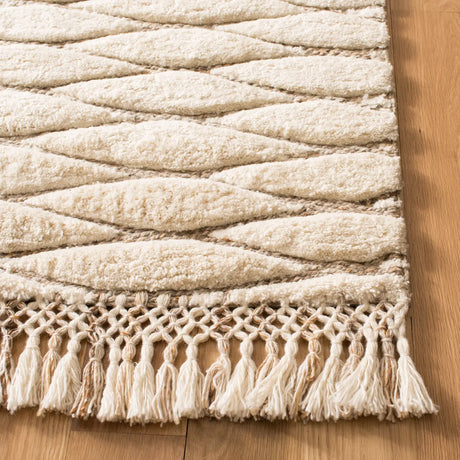 Safavieh Casablanca 5'-0" x 8'-0" Rug in Ivory / Brown