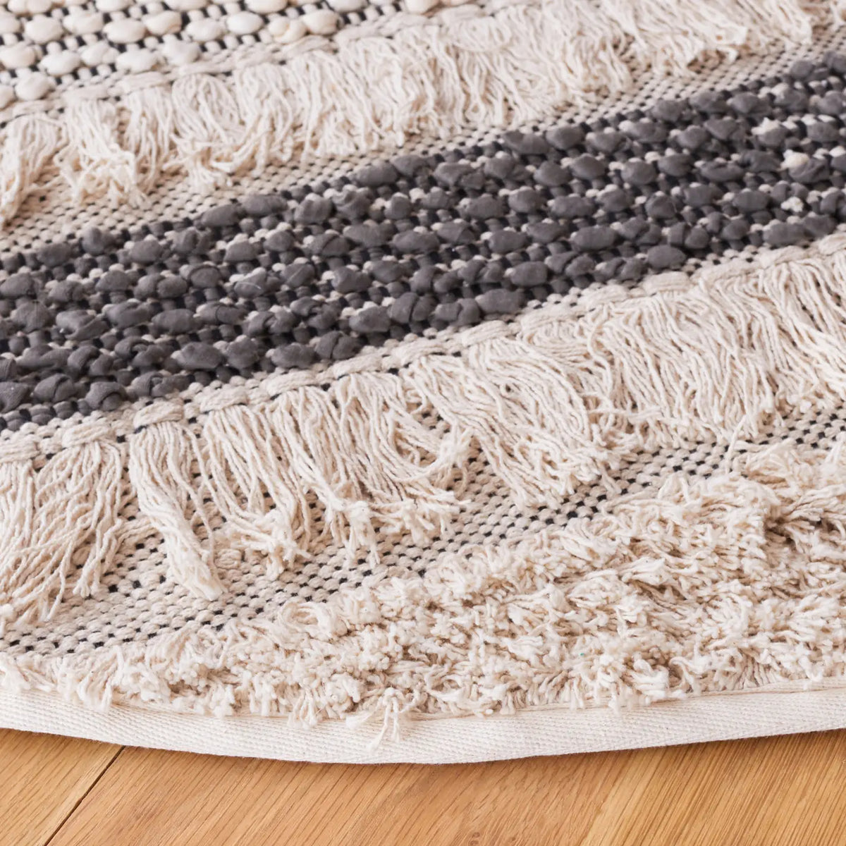 Safavieh Natura 6'-0" x 6'-0" Rug in Beige / Grey
