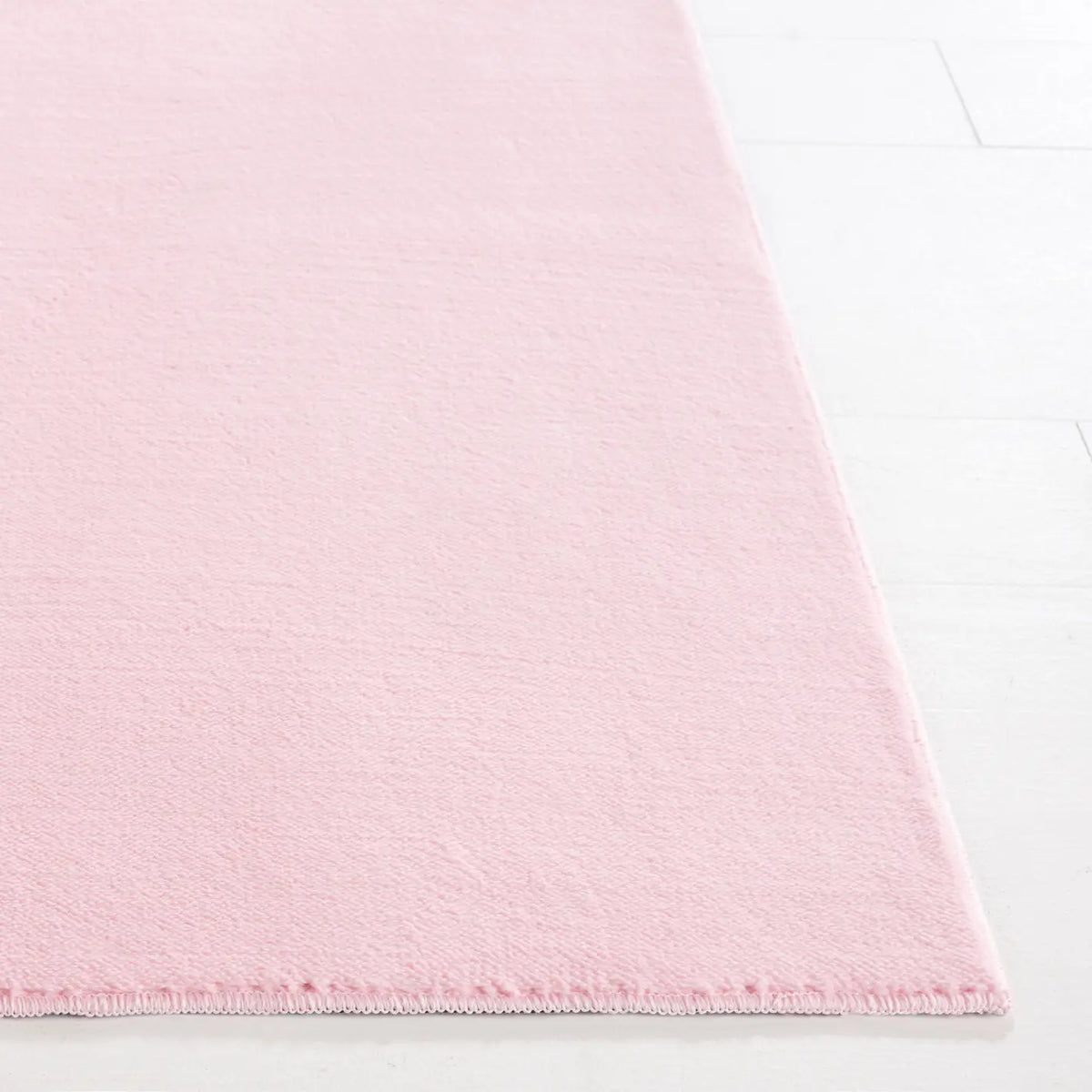 Safavieh Loft 300 4'-0" x 6'-0" Rug in Pink