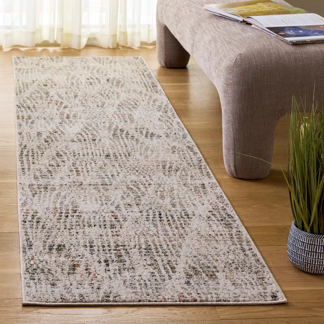 Safavieh Grove 2'-2" x 8'-0" Rug in Ivory / Green