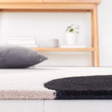 Safavieh Rodeo Drive 4'-0" x 6'-0" Rug in Pink / Ivory