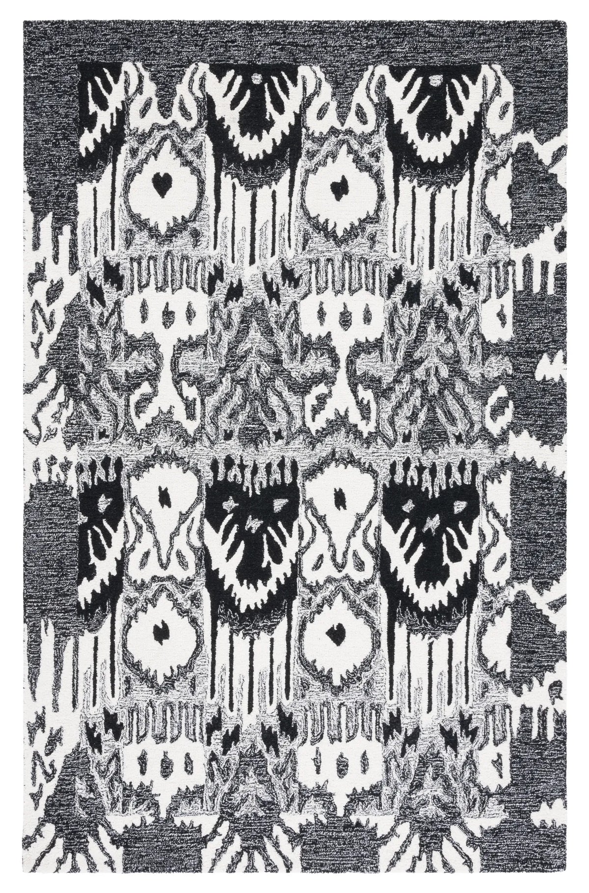 Safavieh Ikat 4'-0" x 6'-0" Rug in Black / Ivory