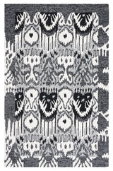 Safavieh Ikat 4'-0" x 6'-0" Rug in Black / Ivory