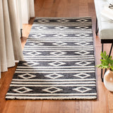Safavieh Micro-Loop 2'-3" x 7'-0" Rug in Charcoal / Ivory