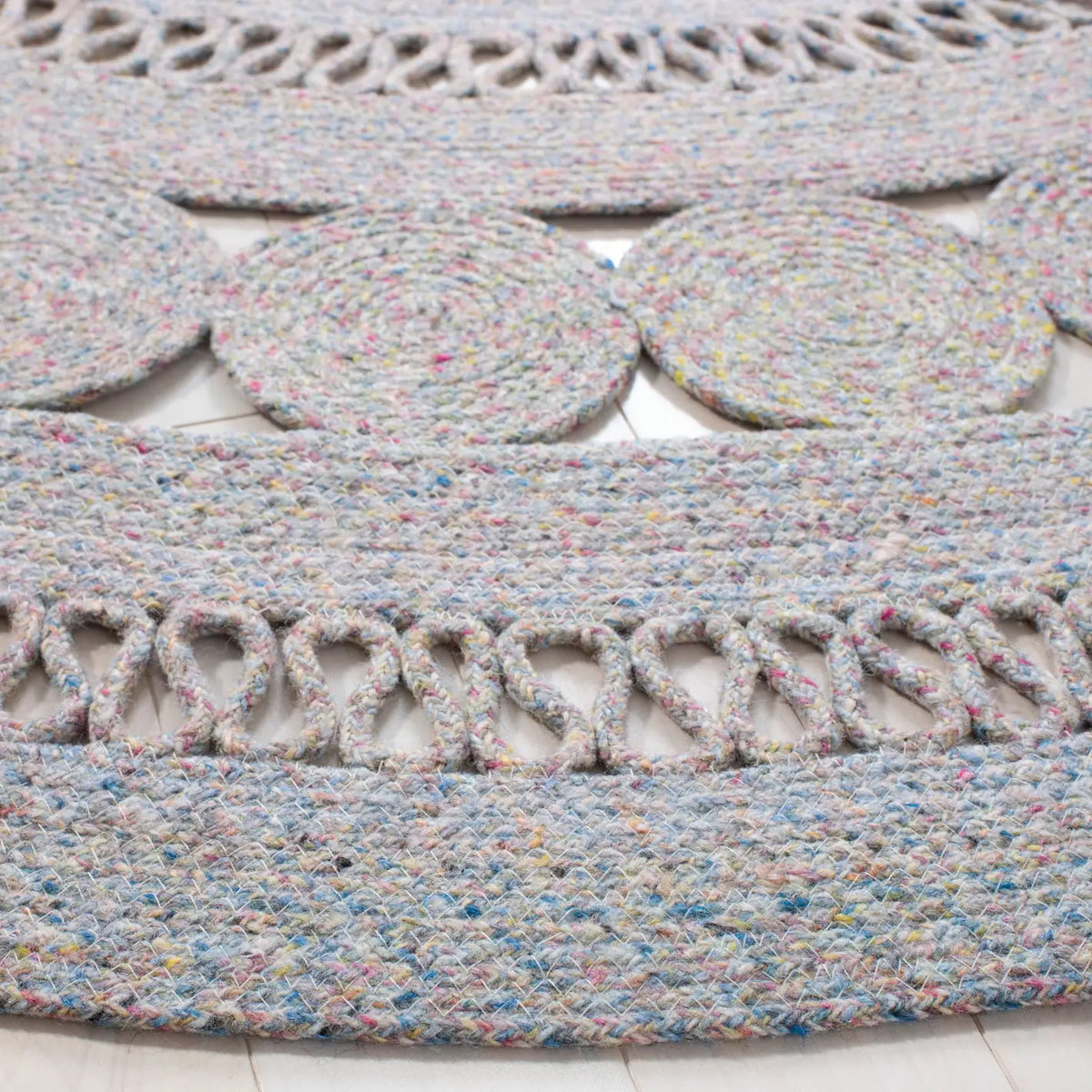 Safavieh Cape Cod 5'-0" x 5'-0" Rug in Pink / Blue