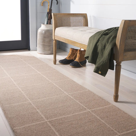 Safavieh Martha Stewart 300 2'-3" x 8'-0" Rug in Natural / Beige