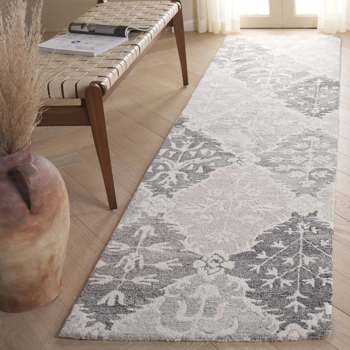 Safavieh Ebony 2'-3" x 9'-0" Rug in Grey / Ivory