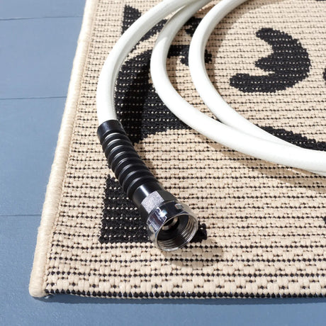 Safavieh Courtyard 4'-0" x 5'-7" Rug in Sand / Black