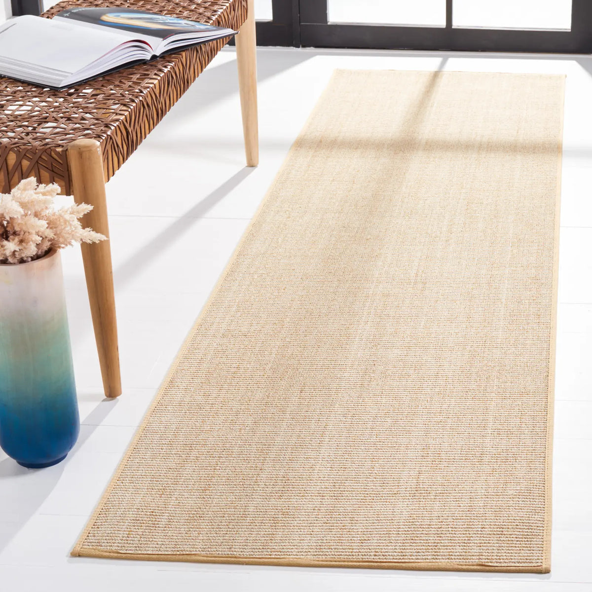 Safavieh Martha Stewart 2'-3" x 8'-0" Rug in Beige / Ivory