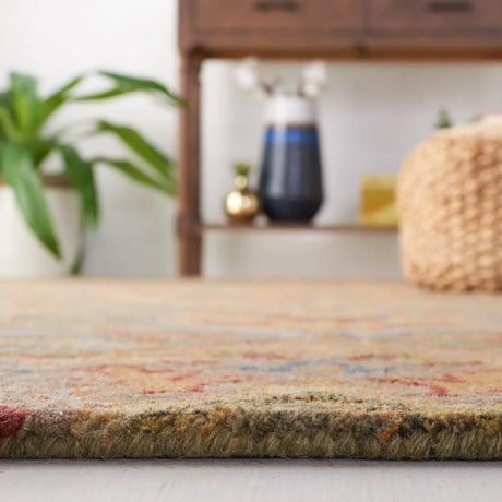 Safavieh Heritage 4'-0" x 6'-0" Rug in Green / Yellow