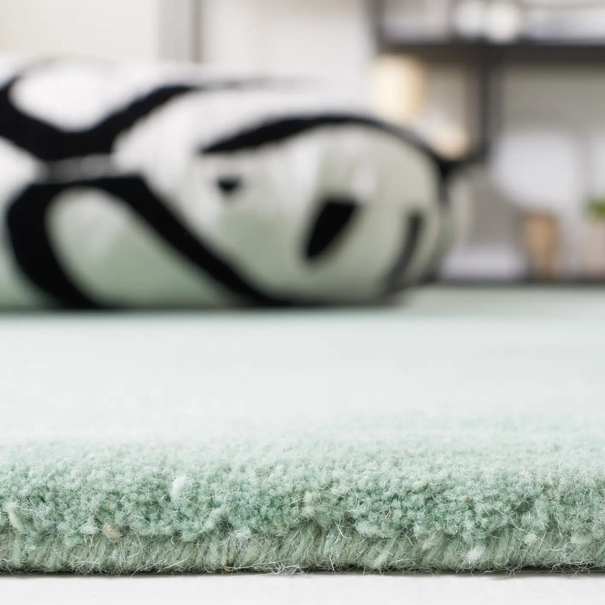 Safavieh Fifth Avenue 4'-0" x 6'-0" Rug in Green