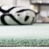 Safavieh Fifth Avenue 4'-0" x 6'-0" Rug in Green