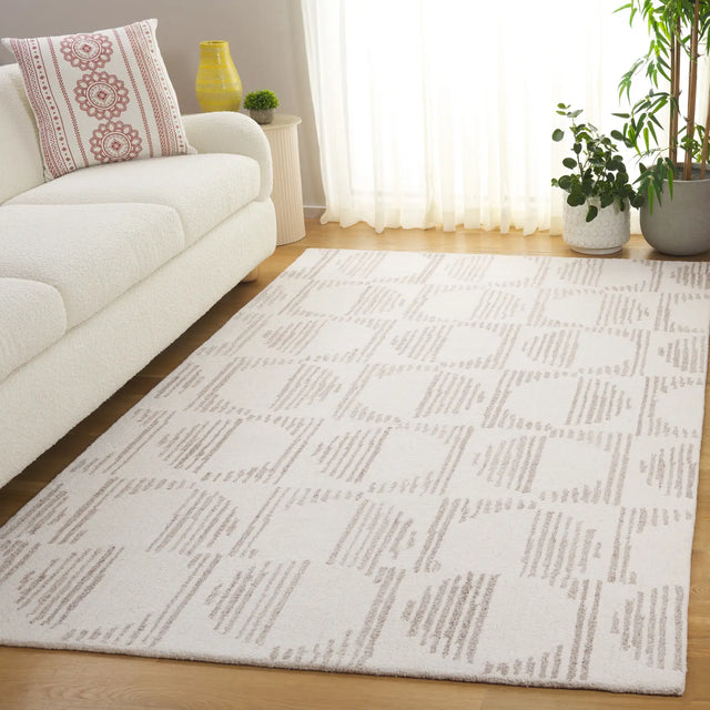 Safavieh Metro 4'-0" x 6'-0" Rug in Natural / Ivory