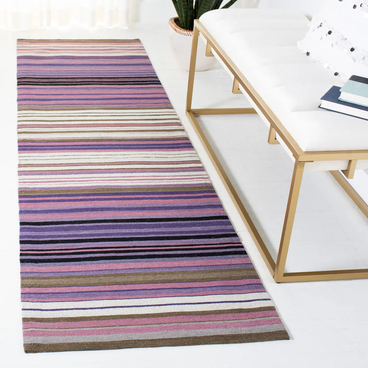 Safavieh Marbella 2'-3" x 8'-0" Rug in White / Lilac