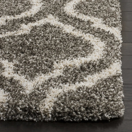 Safavieh Hudson Shag 5'-3" x 7'-6" Rug in Grey / Ivory
