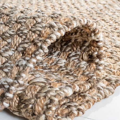 Safavieh Natural Fiber 4'-0" x 6'-0" Rug in Natural / Grey