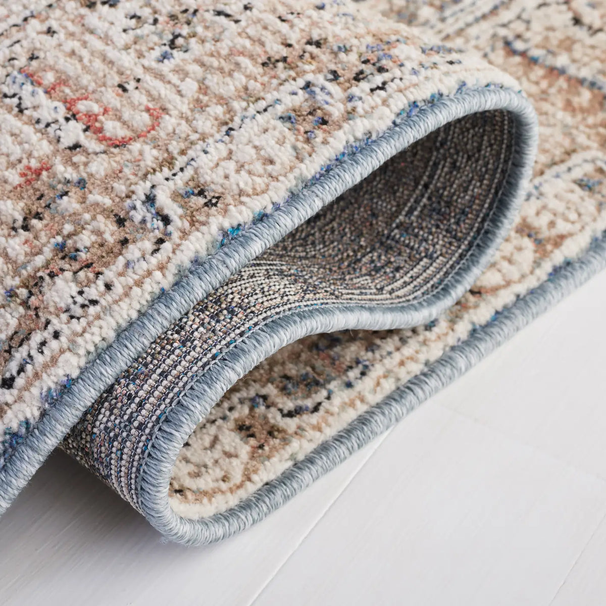 Safavieh Vivaldi 5'-3" x 7'-6" Rug in Blue / Ivory