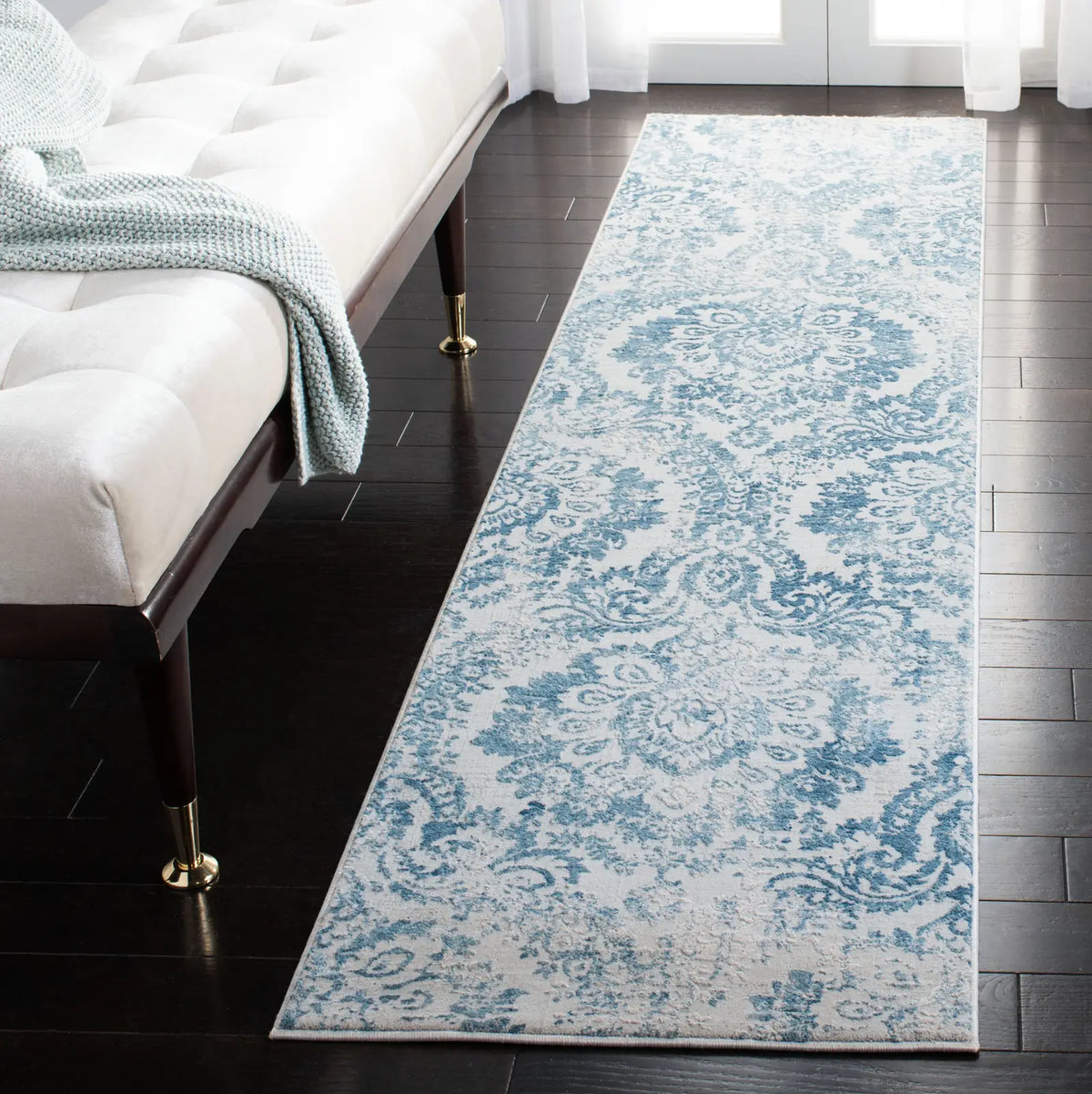 Safavieh Princeton 2'-0" x 8'-0" Rug in Blue / Beige