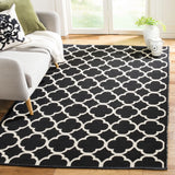 Safavieh Montauk 4'-0" x 6'-0" Rug in Black / Ivory