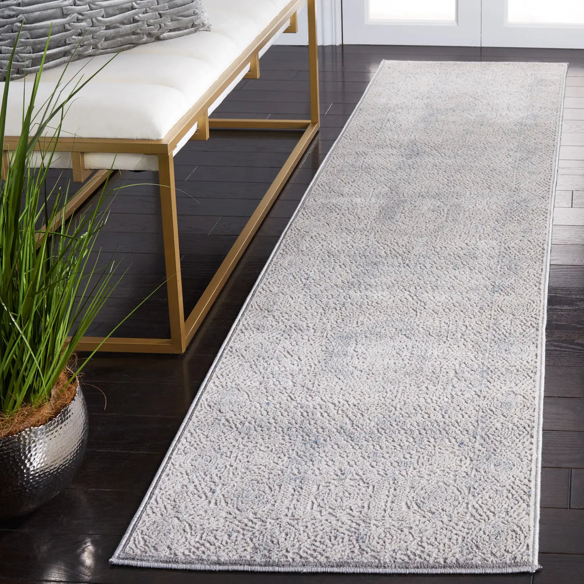 Safavieh Vogue 2'-0" x 8'-0" Rug in Grey / Light Grey