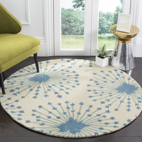 Safavieh Bella 5'-0" x 5'-0" Rug in Beige / Blue