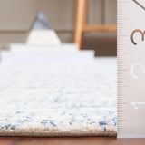Safavieh Ebony 4'-0" x 6'-0" Rug in Blue / Ivory