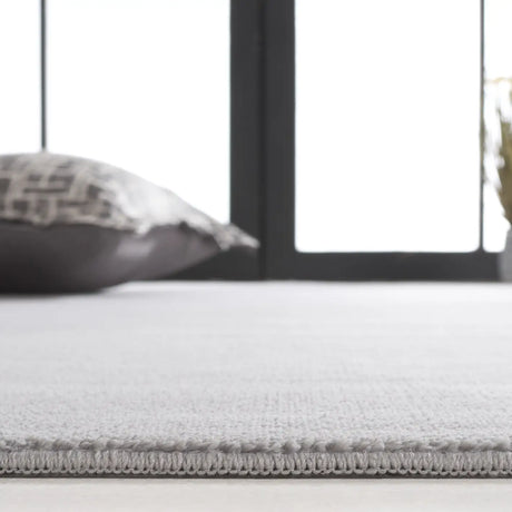 Safavieh Loft 300 4'-0" x 6'-0" Rug in Grey