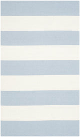 Safavieh Montauk 2'-6" x 4'-0" Rug in Sky Blue / Ivory