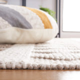 Safavieh Natura 4'-0" x 6'-0" Rug in Ivory / Grey