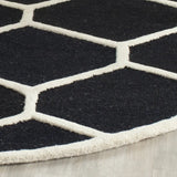 Safavieh Cambridge 6'-0" x 6'-0" Rug in Black / Ivory