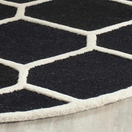Safavieh Cambridge 6'-0" x 6'-0" Rug in Black / Ivory