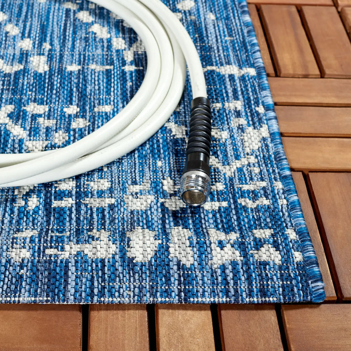 Safavieh Courtyard 6'-7" x 9'-6" Rug in Navy / Grey