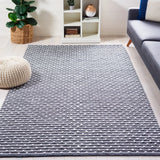 Safavieh Montauk 4'-0" x 6'-0" Rug in Grey / Ivory