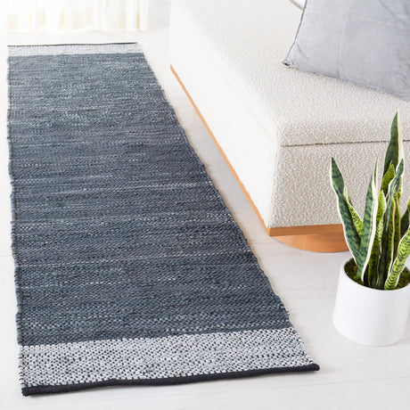 Safavieh Vintage Leather 2'-3" x 6'-0" Rug in Grey / Silver