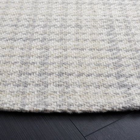 Safavieh Marbella 6'-0" x 6'-0" Rug in Grey / Ivory