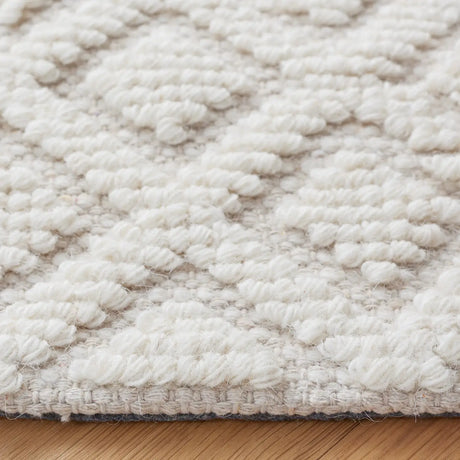Safavieh Vermont 6'-0" x 6'-0" Rug in Ivory