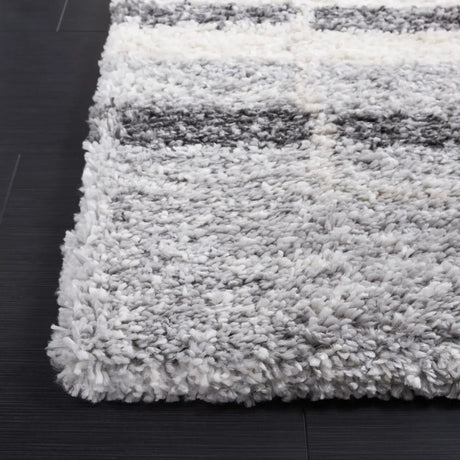 Safavieh Fontana Shag  800 4'-0" x 6'-0" Rug in Ivory / Grey
