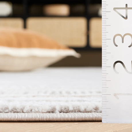 Safavieh Parker 4'-0" x 6'-0" Rug in Taupe / Grey Gold