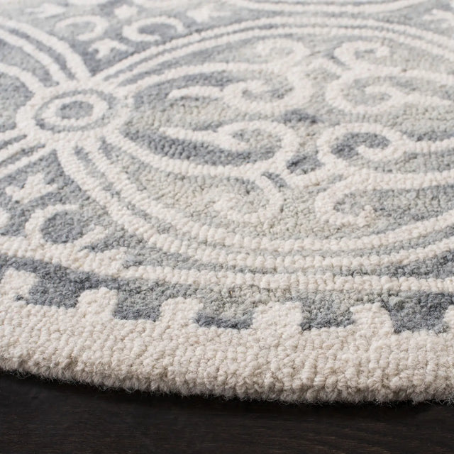 Safavieh Dip Dye 7'-0" x 7'-0" Rug in Silver / Ivory