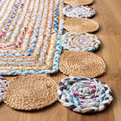 Safavieh Cape Cod 4'-0" x 6'-0" Rug in Beige / Multi