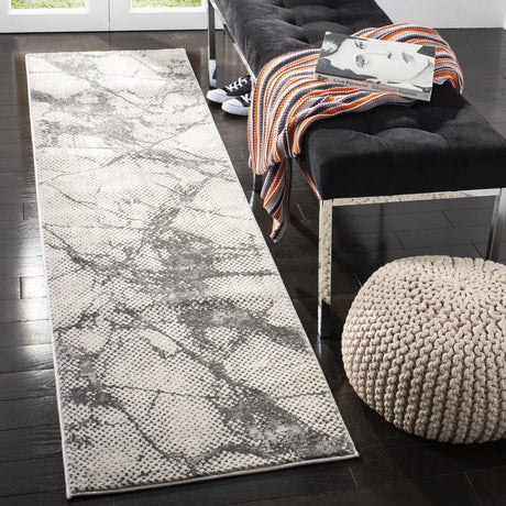 Safavieh Lurex 100 2'-0" x 8'-0" Rug in Ivory / Grey